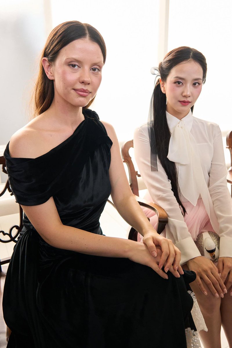 Jennifer Lawrence and Anya Taylor-Joy at Dior SS27 Jennifer Lawrence and Anya Taylor-Joy at Dior SS27 Paris