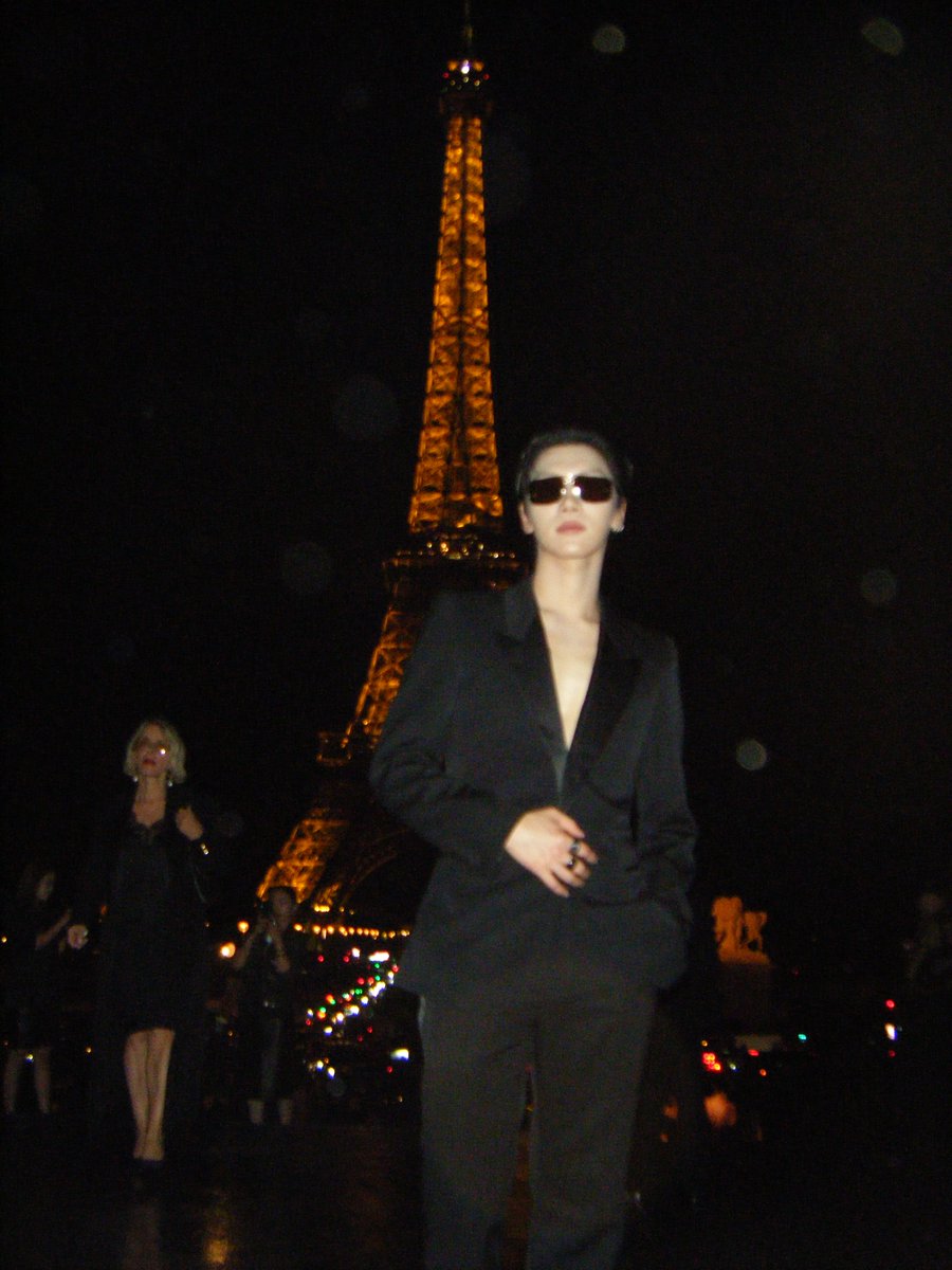 TEN_offcl's tweet photo. ✨YSL NIGHT🌃

TEN AT SAINT LAURENT SUMMER27
#TEN #YSL #SaintLaurent
#SaintLaurentxTEN
#TENforYSLPFW27 https://t.co/MHFIKKpqN7