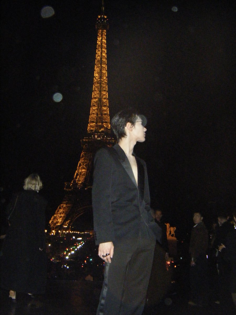 TEN_offcl's tweet photo. ✨YSL NIGHT🌃

TEN AT SAINT LAURENT SUMMER27
#TEN #YSL #SaintLaurent
#SaintLaurentxTEN
#TENforYSLPFW27 https://t.co/MHFIKKpqN7
