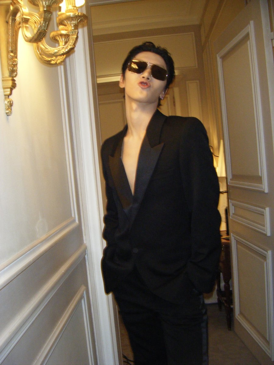 TEN_offcl's tweet photo. ✨YSL NIGHT🌃

TEN AT SAINT LAURENT SUMMER27
#TEN #YSL #SaintLaurent
#SaintLaurentxTEN
#TENforYSLPFW27 https://t.co/MHFIKKpqN7
