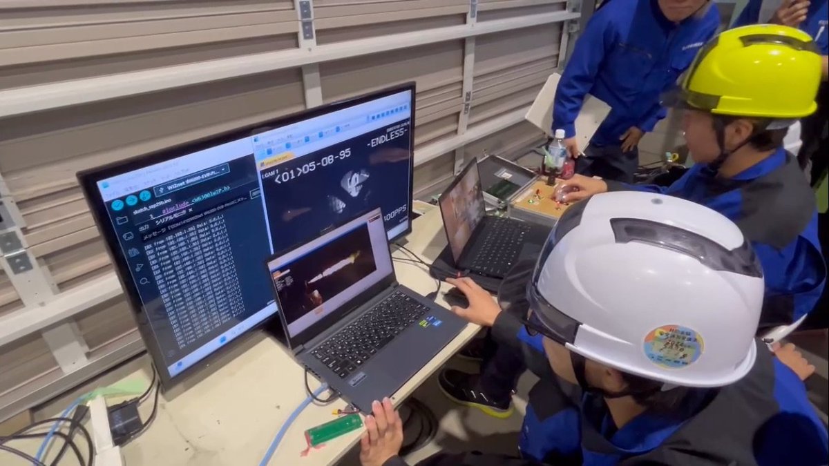 HybridSard's tweet photo. 昨日9月29日、植松電機様の敷地内にて自作エンジンの燃焼実験を行い、無事に成功いたしました！

初のCFRPモータ、タンク大型化、新バルブシステム、新燃焼架台…と、新しい挑戦が盛りだくさんの実験でした！

#SARD #室蘭工業大学 #植松電機 #ハイブリッドロケット #燃焼実験 #自作エンジン https://t.co/AQZTuP7uXK
