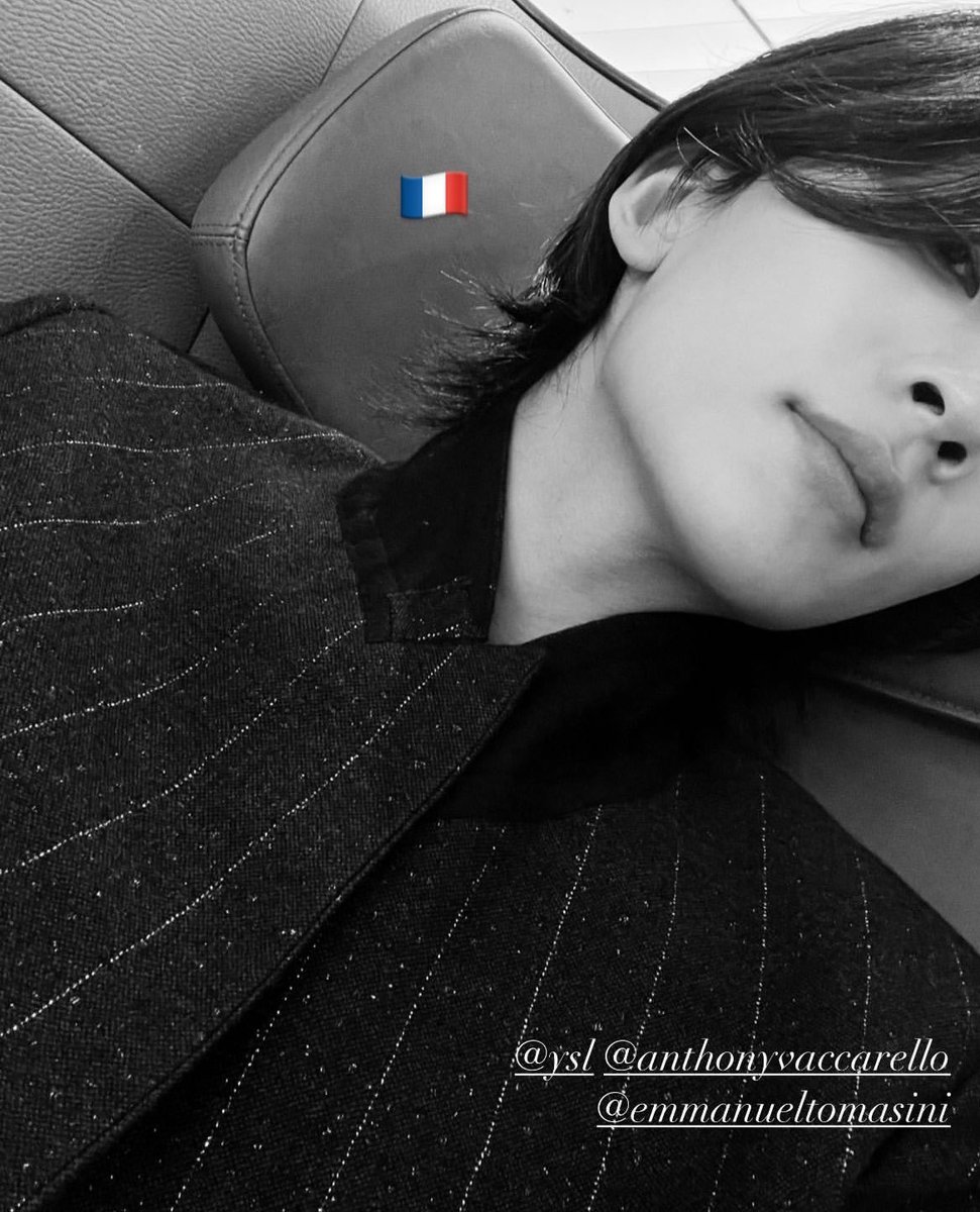 hime1004_'s tweet photo. 2023 for ysl🇫🇷                                 2026 for givenchy🇫🇷 https://t.co/kcZzKls9kN