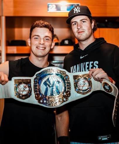 MikeSalvatore10's tweet photo. The Massachusetts Yankees dominated tonight https://t.co/s3Hc84J8BU