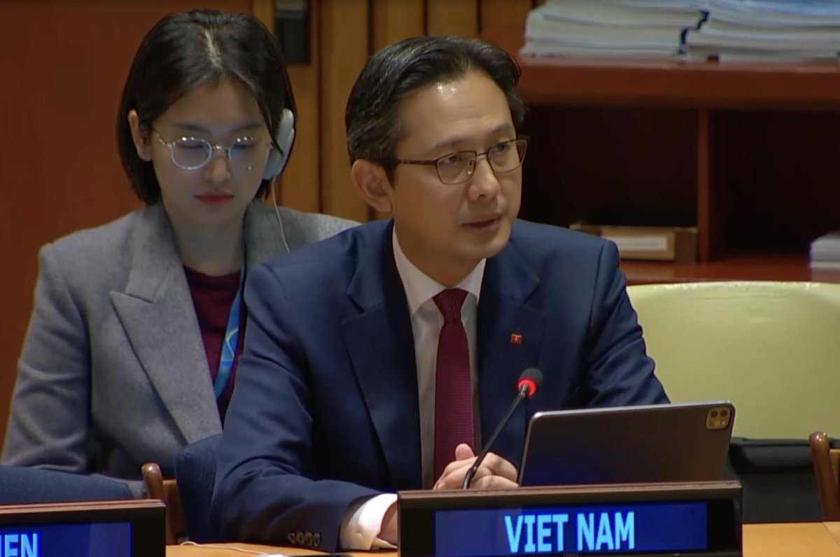 VietNam_UN's tweet photo. โข๏ธ๐ป๐ณ At the UNGA High-level Plenary on the elimination of nuclear weapons, Viet Nam called for sustained dialogue, nuclear risk reduction, stronger multilateral frameworks and support for the #SEANWFZ Protocol - toward a world free of nuclear weapons.
#VietNamAtUN #Disarmament https://t.co/hnW2nsGYr2
