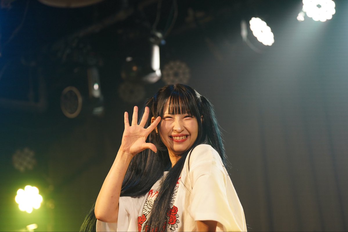 nanamusora's tweet photo. ６月
ミストフェス２日目⑤

八張さやかさん写真

かわいい笑顔ですね

#八張さやか
#ぶっパン
#ぶっとびパンデミック https://t.co/l8djYewedH