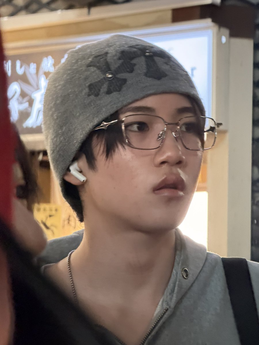 _minetai's tweet photo. 峯ｻﾝあの、メガネ、ジェントルモンスター(約4万)のやつだったりします…❓ https://t.co/mTo7m0RfLs