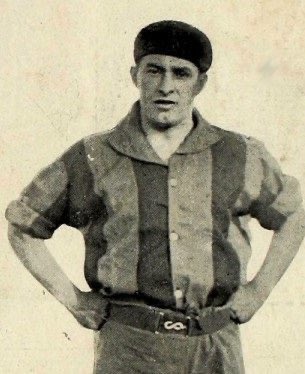 RamplaJFC1914's tweet photo. Un 30 de setiembre de 1900 nació PEDRO “INDIO” ARISPE.

Máxima figura Picapiedra. 
Campeón Uruguayo con Rampla en 1927.
Debutó en Rampla en 1919 y jugó hasta 1937, disputando 17 temporadas en el club.

Tiene una calle en el Cerro, está en el nombre del Estadio y en nuestro Himno. https://t.co/jpy2OtwVsr