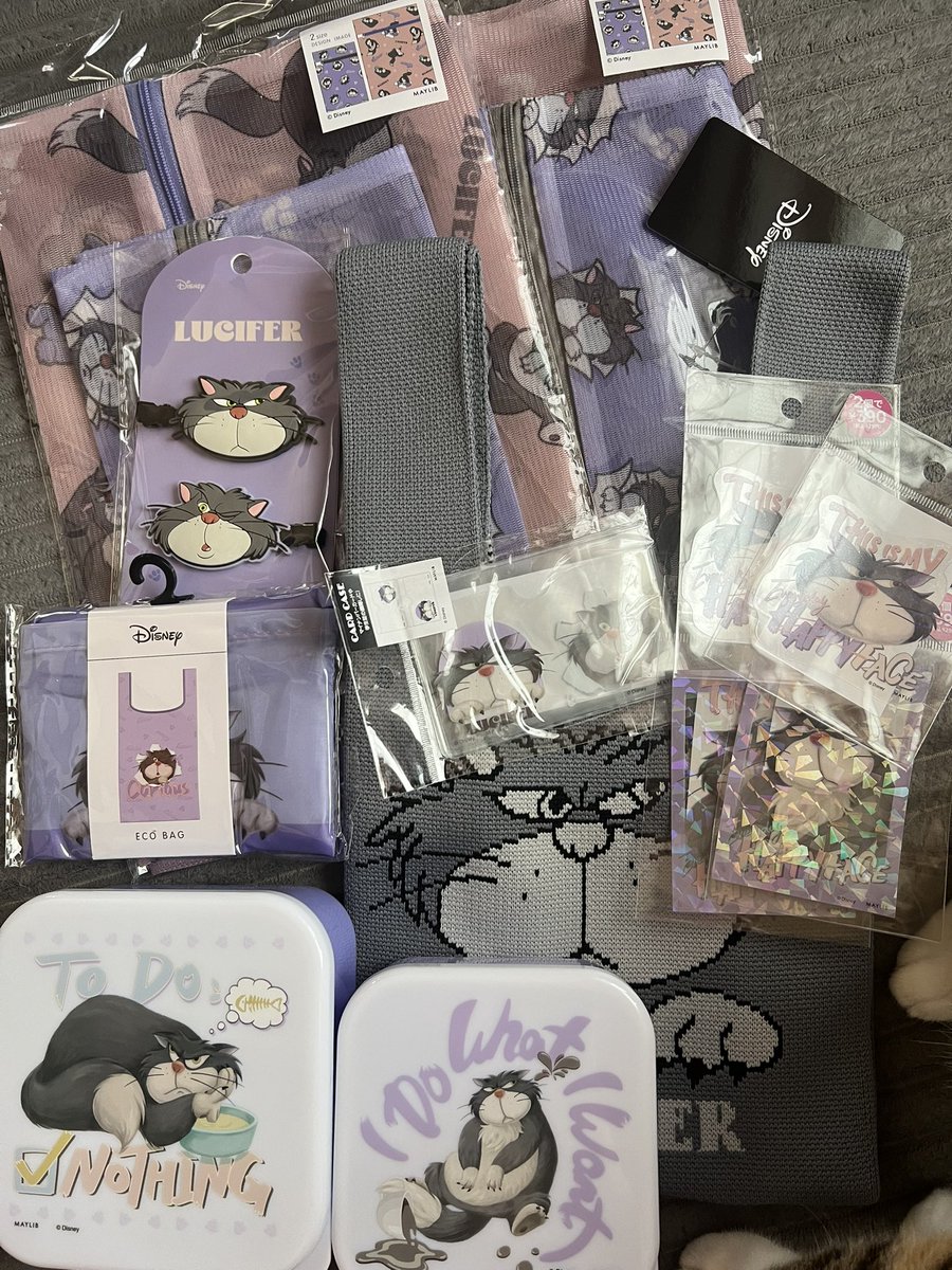 emem1216's tweet photo. わーい🩶
サンキューマートのルシくん先行で購入したの届いた🥰きゃわ♡買い物時、財布・携帯・車の鍵を手に持ってること多いからニットバッグの大きさがちょうど良いかもしれん♡うちのニャンコも気になって近付いてきたぞ♡
#サンキューマート
#ルシファー https://t.co/gaemfG2kNk