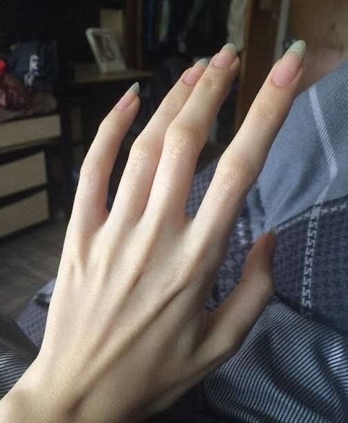 herfectionism's tweet photo. NEED my hands to look like this https://t.co/zqMG8DsUoL