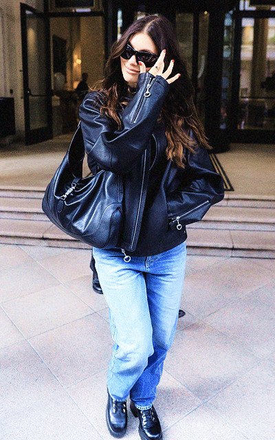 TheStarletCo's tweet photo. CAMILA MORRONE

That kind of face makes the frame feel like a movie before the scene even begins.

Where did you first discover her ?

#CamilaMorrone https://t.co/dy4uhChKGx
