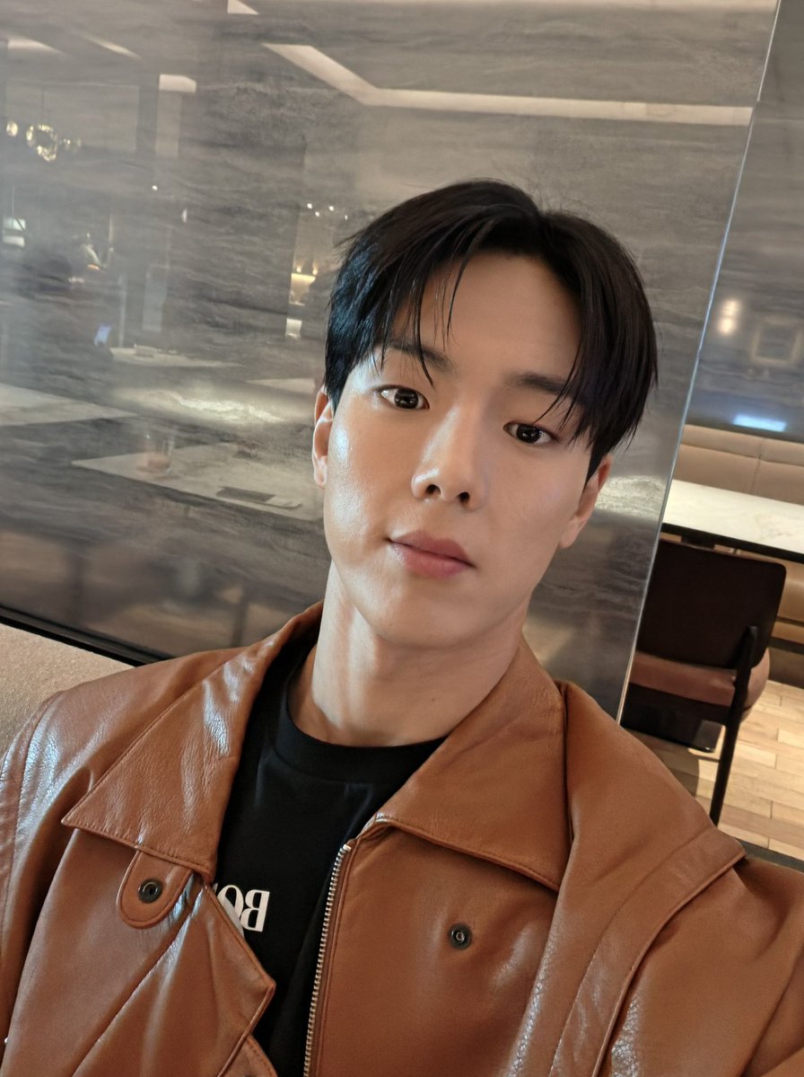 MONSTAXBASE's tweet photo. Shownu on Bubble #셔누 #SHOWNU https://t.co/0JvM3kzHoV