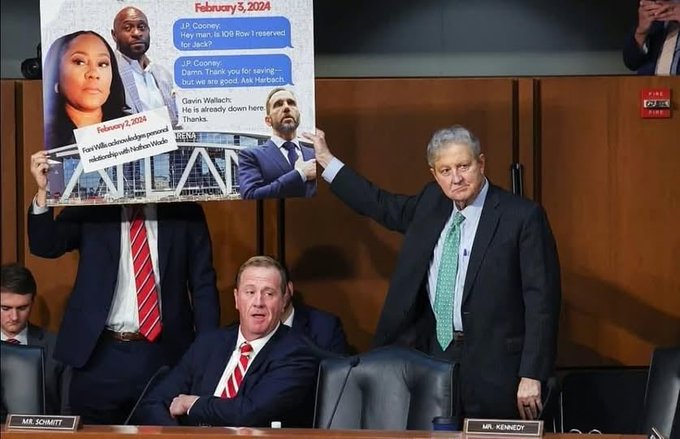 BillyBakerii's tweet photo. @SenJkennedy Imagine AOC helping to hold a sign that was 100% false and just stupid. You would be on the Senate floor giving one of your cutting speeches. 

Something about being as dumb as a box of bricks. So Senator on behalf of everyone you have cut down.

I give you "a box of bricks" https://t.co/RhL1JiOhB5