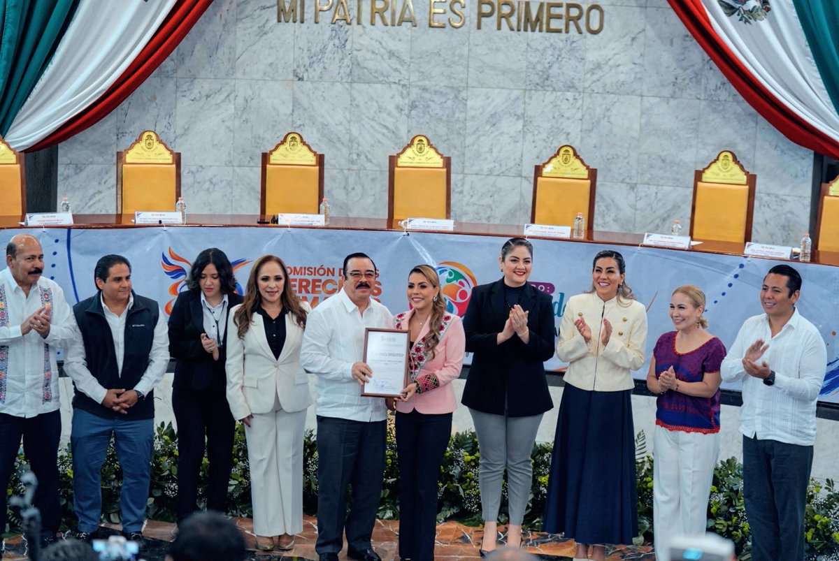 UAGro_MX's tweet photo. 🎓 En el marco del 36 aniversario de la Comisión de los Derechos Humanos del Estado de Guerrero (CDHEG), nuestra Rectora, Dra. Leticia Jiménez Zamora, asistió al Foro “Juventudes por los Derechos Humanos”, inaugurado por la Gobernadora, Mtra. Evelyn Cecia Salgado Pineda.

#UAGro https://t.co/aOCqhvdO1f