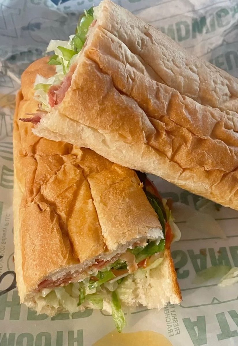kaane0's tweet photo. is all of edtwt craving subway right now or is it just my tl https://t.co/hFq97kdBz7