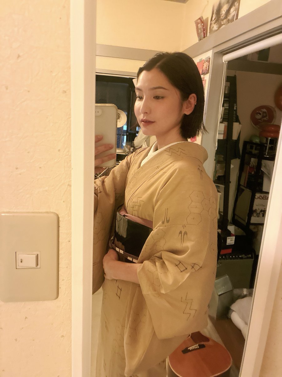 uedamarie's tweet photo. hakoniwa bitfan おうちから生配信9月号
2026.9.27

1.いいこのバースデーソング
2.朝焼けの番人 (アコギで初)
3.白い月
4.サイハロー
5.カルカテレパシー
6.黎明 

アーカイブはこちら！
https://t.co/f0PwAqljxM https://t.co/IaDug1QGjX