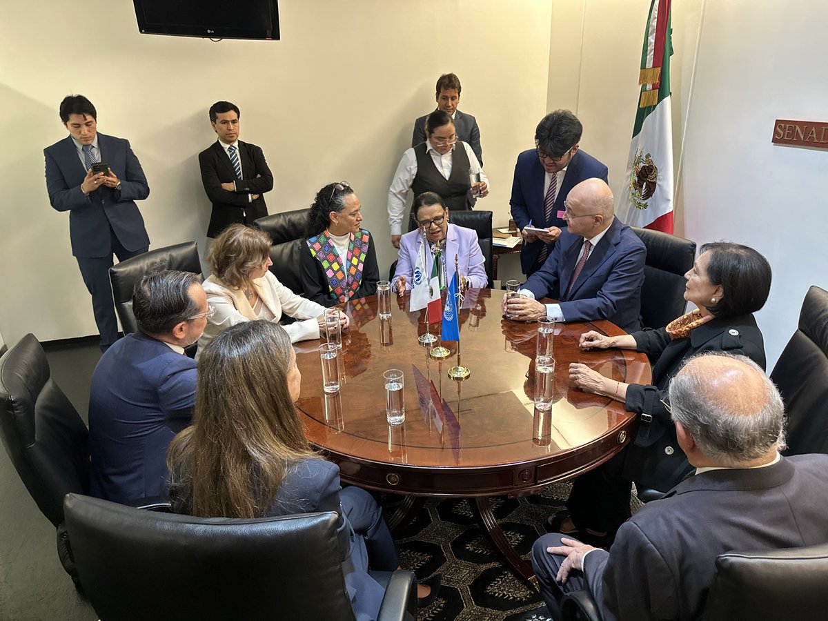 xade_mm's tweet photo. Desde la @comar_sg continuaremos fortaleciendo nuestro sistema de asilo y facilitando la integración social de las personas refugiadas en el país. 🇲🇽🇺🇳 @SEGOB_mx @rosaicela_ @arturomedinap 
#COMAR #DerechosHumanos #RefugioMéxico https://t.co/CMlcznmHPf
