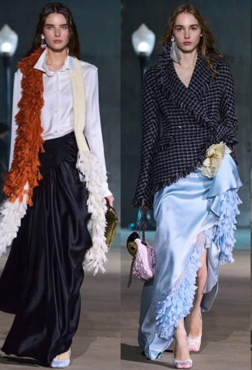 tears_angel's tweet photo. Really love the mix and match from Dior Cruise Collection that Lingling Kwong @linglingsirilak wore when attends the Dior (@Dior) Summer Show 27 🇫🇷. Maximize the look to elegant and warm for summer.

LINGORM BA DIOR AT PFW
#DiorSummer27xLingOrm
#LinglingKwong #DiorSummer27 
#PFW https://t.co/oJWRm5gtIe