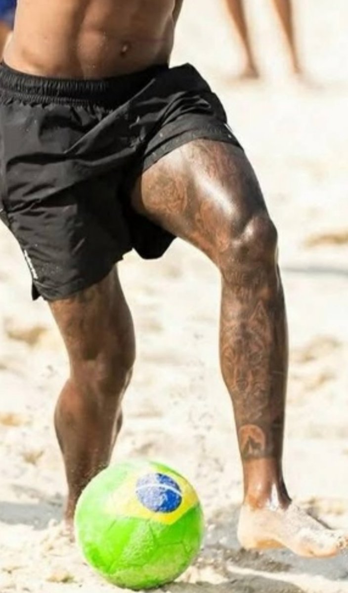 MemesDelMijinOr's tweet photo. Parece que la teoría de que Vinicius Jr no es Vinicius Jr cada vez está cobrando más fuerza ...
Y los tatuajes......!!!

Vinicius Antiguo// Vinicius Actual https://t.co/8jeUmsmoiV
