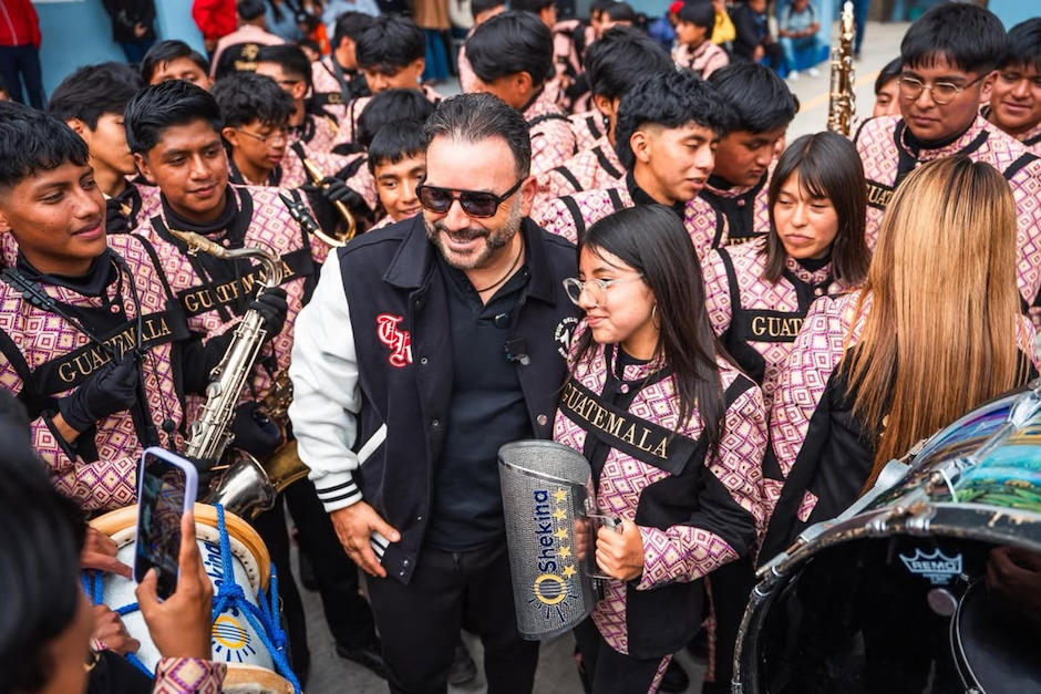 Joseph Fonseca sorprende a banda shekina con una visita