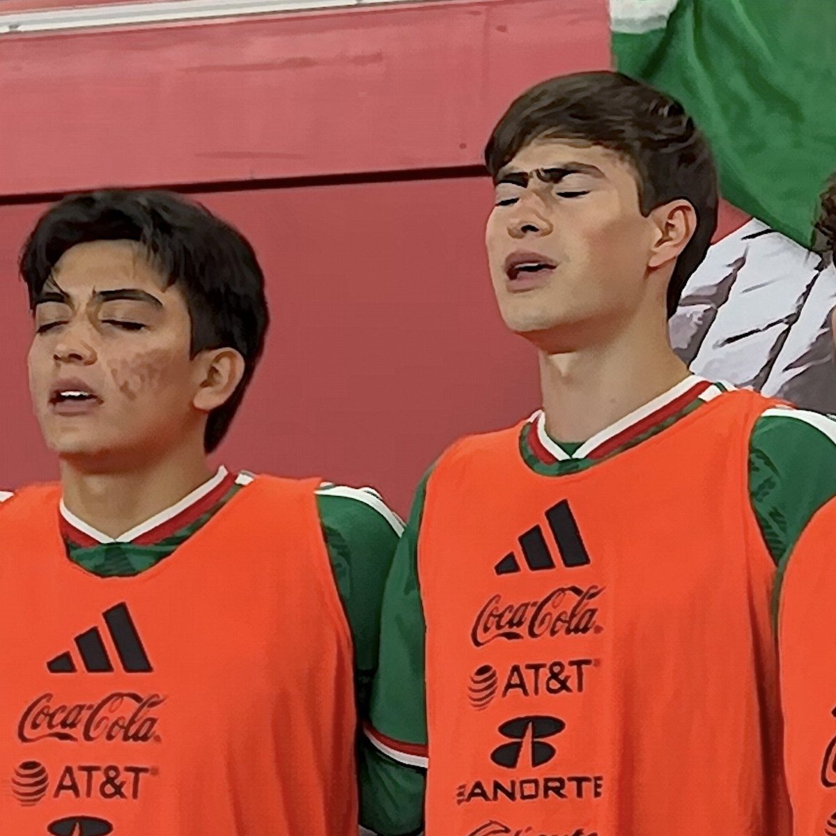 carolinaxsanchz's tweet photo. Ellos no sólo cantan el himno nacional, sino que LO SIENTEN 🇲🇽 https://t.co/VvmKzyObV2