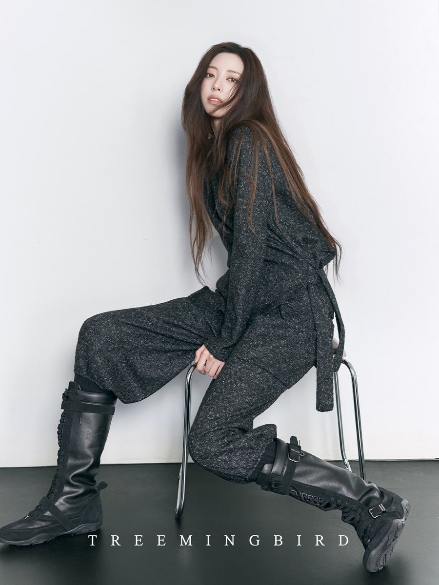 statsofshinyuna's tweet photo. [UPDATE]

#YUNA stuns for TREEMINGBIRD’s 26 WINTER COLLECTION 🩶

The collection will drop on October 14th. https://t.co/nhkihtMT7l