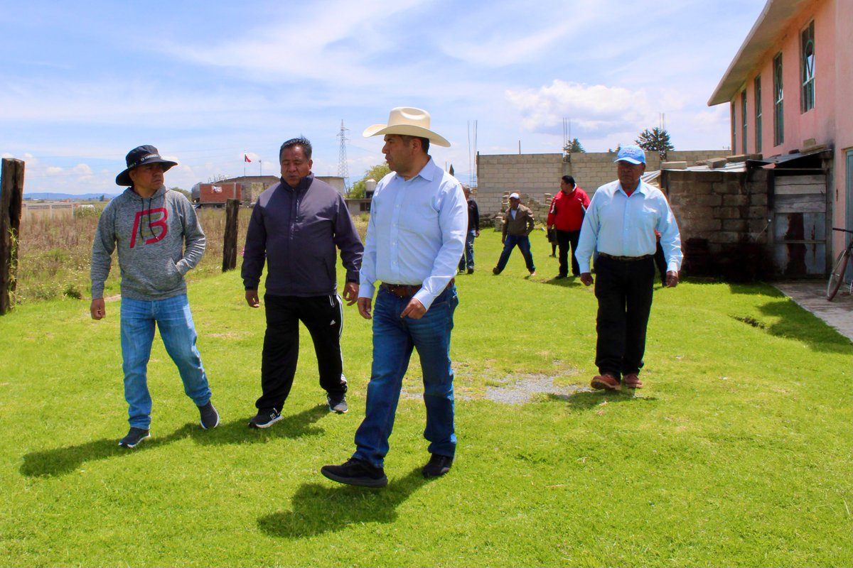 Eduardo_Zarzosa's tweet photo. 🧱 Acciones que construyen
​Seguimos sumando esfuerzos en beneficio de nuestra gente. En el Templo Emanuel (Barrio Tungareo, Emilio Portes Gil, San Felipe del Progreso) realizamos la entrega de block para mejorar sus espacios. 
​#ExperienciaQueDaResultados  #SanFelipeDelProgreso https://t.co/w9wL83N4RM