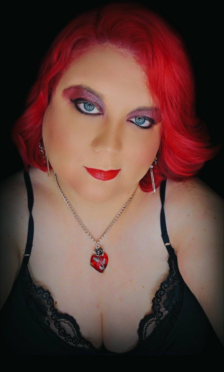 OneTrueMistress's tweet photo. Hey there, cutie. 

Mind if I steal your brain? https://t.co/pBZhVfcXws