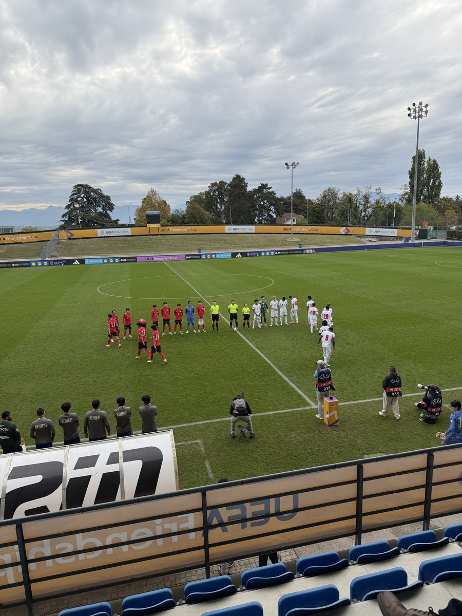 HoussamGe13's tweet photo. UEFA Friendship Cup 

Corée du Sud U18 - Angleterre U18 ⚽️⚽️⚽️ https://t.co/0QvDYilpgZ