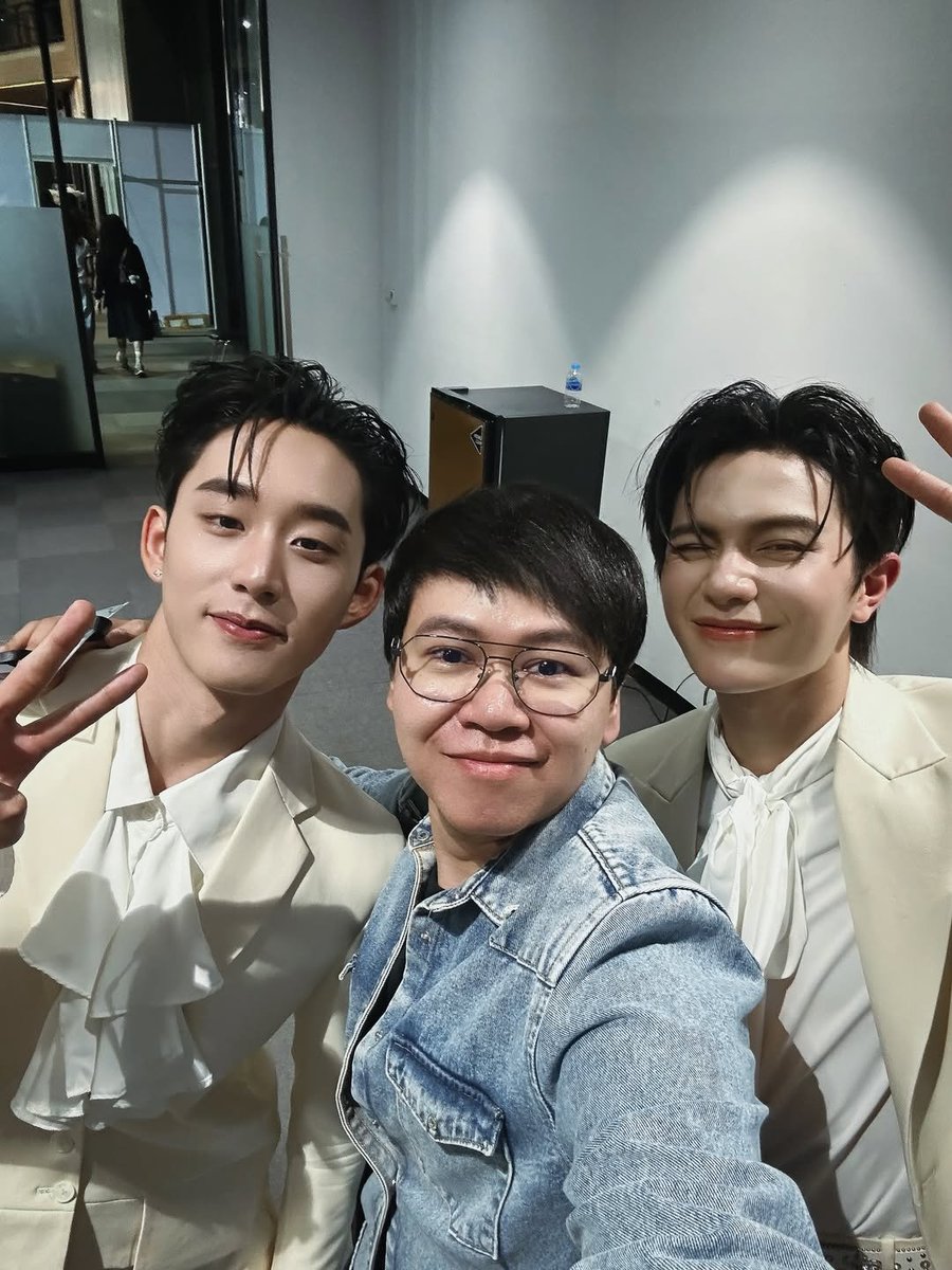 MWETuan's tweet photo. ผู้กำกับซีรีส์เรื่องใหม่ของวิลเลี่ยมเอส ขอเป็นใครก็ได้ในสองคนนี้ 🙏🏻🥹

#WilliamEst https://t.co/irH09oTfwg