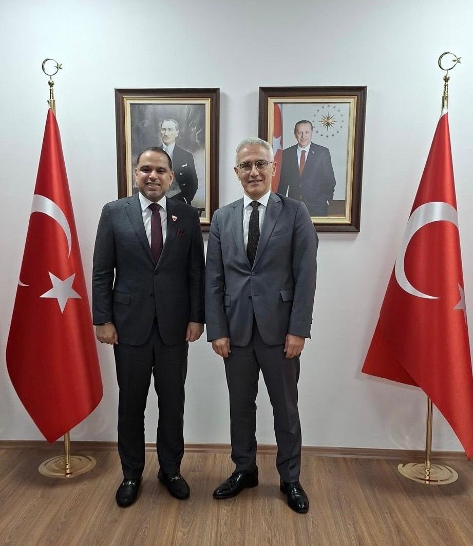 BahrainEmbTR's tweet photo. سعادة سفير مملكة البحرين لدى الجمهورية التركية يلتقي  يلتقي بسعادة المدير العام للمراسم والشؤون الدبلوماسية بوزارة الخارجية التركية https://t.co/BSsKz7Lkf7
