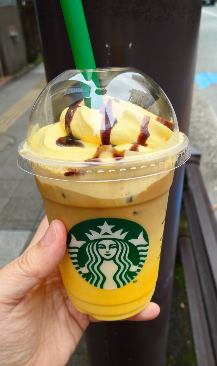 390chaya's tweet photo. ミーハー🍒、ピカチュウのスタバカードが欲しくて、ﾆｷﾞデートに誘う❥
実は🍒もそんなにポケモンに詳しくはなかったり…
カード迷いまくって2枚買っちゃったので、スタバを無料で飲める人生がしばらく続きます、ｲｬｵｯ⤴…ｲｬｵｯ？ https://t.co/JumqBrPoax