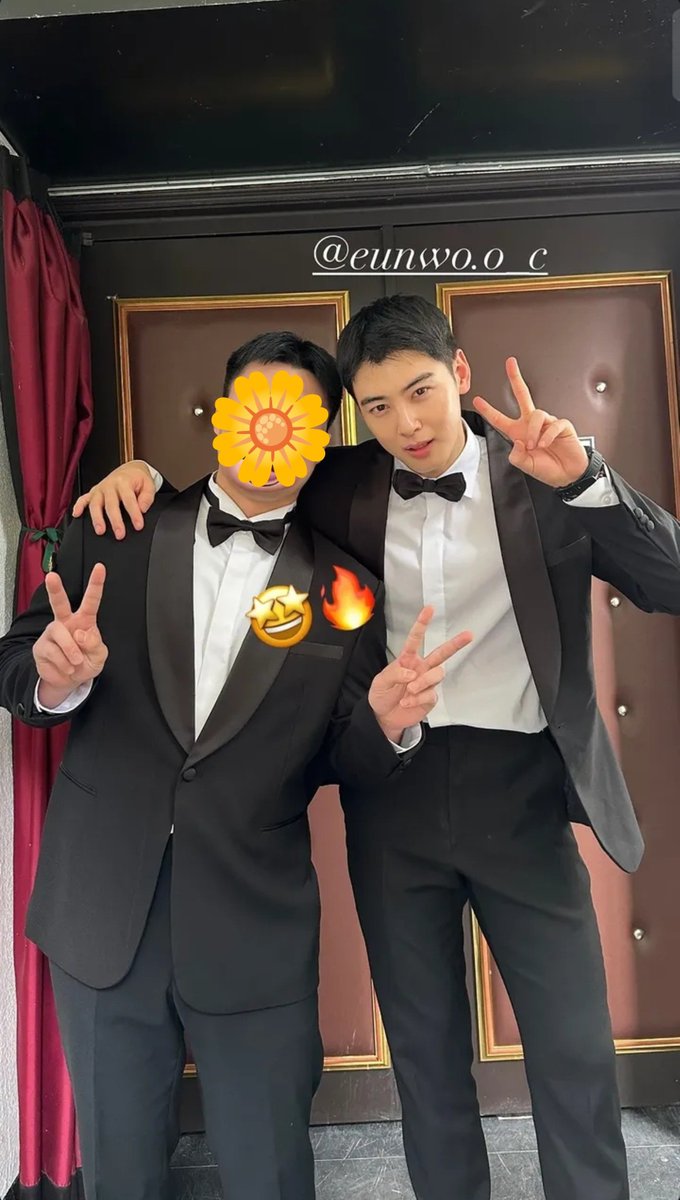 myeunwoo97's tweet photo. How can he be this handsome even while serving in the military? His aura is still glowing like crazy, making people even more jealous of those visuals😭🔥 https://t.co/4woLM7xPhx