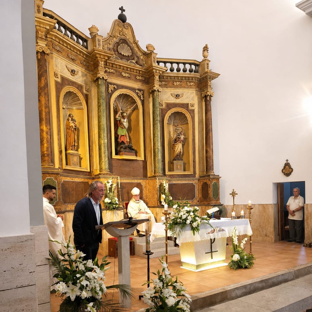 fraoctavi's tweet photo. «Sant Miquel ens recorda que la nostra vida és una lluita per mantenir obert l'espai de Déu dins nostre».

Ahir dimarts, a l'església de Colera, en la festa dels sants arcàngels Miquel, Gabriel i Rafael. https://t.co/BK9ZOlIJMB