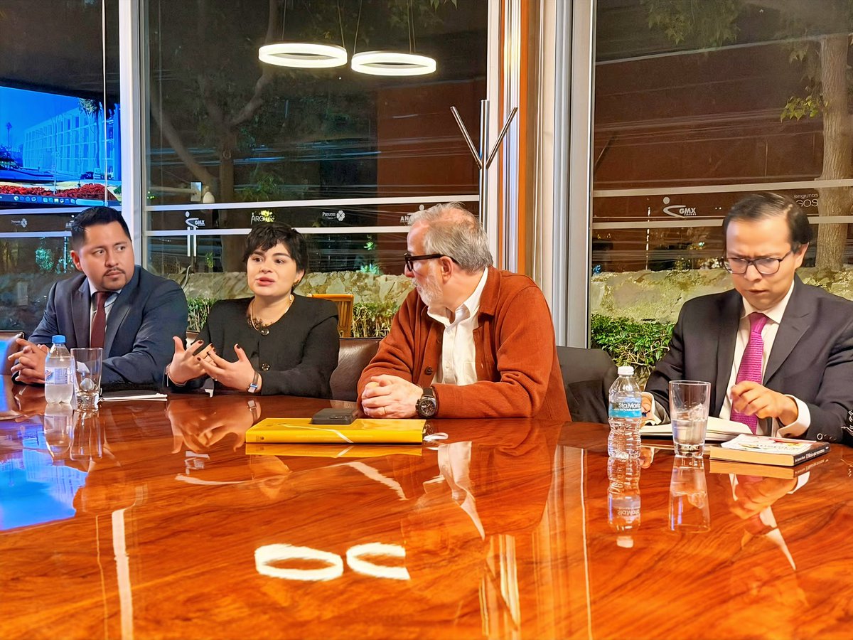 PJCOMEXI's tweet photo. Gracias, Dr. Pepe Meade @JoseAMeadeK por su tiempo, generosidad y calidez al recibir a una comunidad intergeneracional comprometida con México y con su lugar en el mundo.

Esperamos que ésta sea la primera de muchas conversaciones.

🧵 4/4

#PJCOMEXI #COMEXI #HorizontesCOMEXI #DialogoConExCancilleres