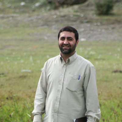 bolandnazar333's tweet photo. جلیلی،مشایی،احمدی‌نژاد،رسایی و تمام #پایداری ها،مرید #علی_یعقوبی هستند،و دستورات ایشون رو اجرا می‌کنند.
#جن_گیر https://t.co/kOLK0iW3gw