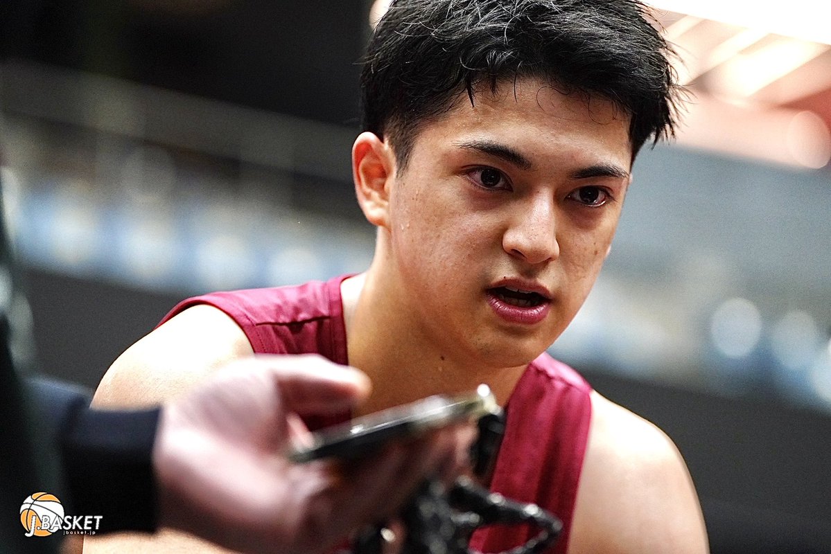 jbasket_jp's tweet photo. 【B.PREMIER】米須玲音(川崎) 「自分が試合を勝たせたい」怪我を乗り越え迎えた開幕／「何もできなかった」から始まる川崎新キャプテンとしての挑戦
⁡
記事📝 https://t.co/hvK9gkcVYb
⁡
#米須玲音
@reotoy0114 
#川崎ブレイブサンダース
＠brave_thunders 
#BPREMIER
#Bリーグ https://t.co/qlqHvTIa1H