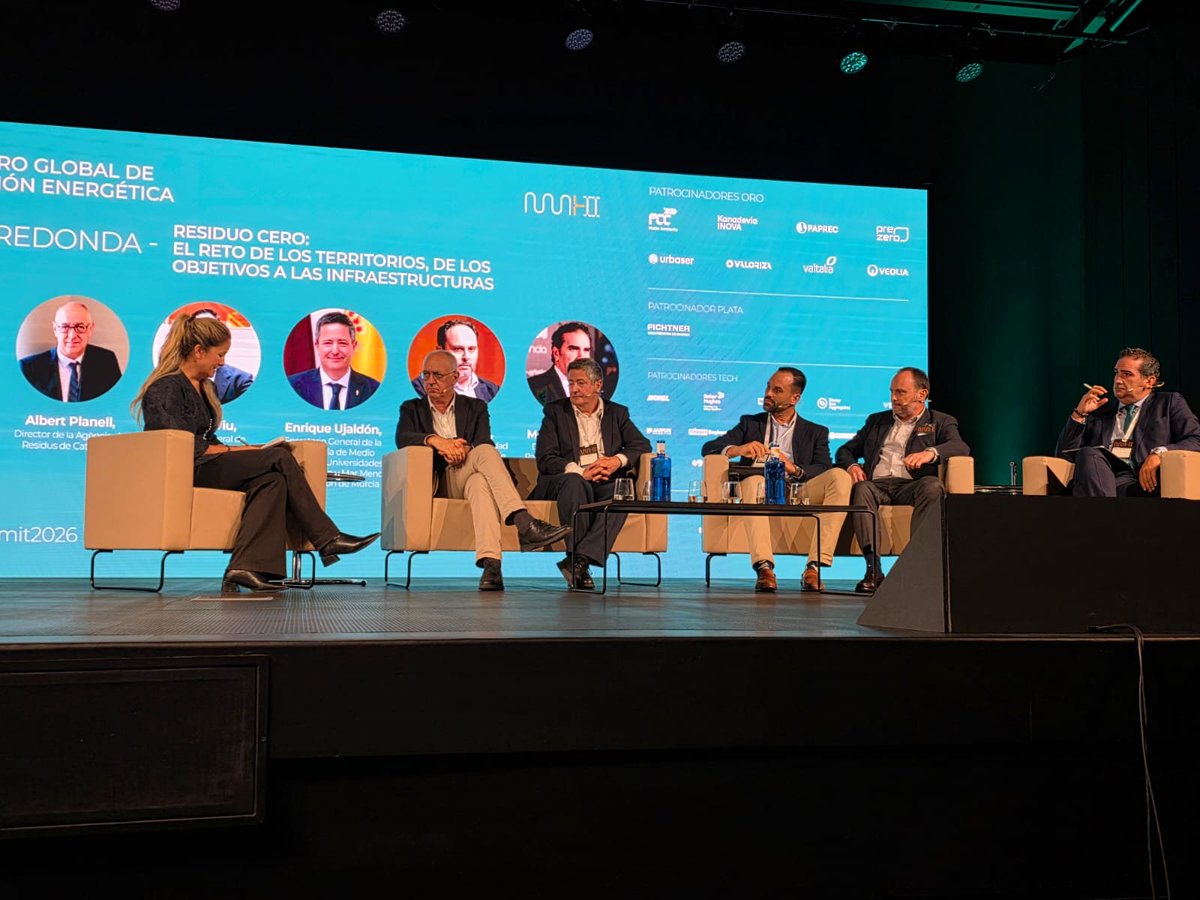 SogamaXunta's tweet photo. 🌍 A Dirección de #Sogama participou no II #AeversuSummit en Madrid: residuo cero, #EconomíaCircular, dimensión política da valorización enerxética e os últimos avances tecnolóxicos do sector ♻️ 
💚
@aeversu

🔗 https://t.co/BGFQpHptOq

#ValorizaciónEnerxética https://t.co/wNagZp9Q5n
