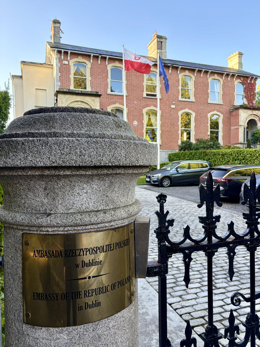 PLinIreland's tweet photo. 🇵🇱&amp; 🇮🇪 established diplomatic relations 50 years ago, but close ties and natural, spontaneous understanding between Polish and Irish nations have a centuries-long history. We mark this anniversary by celebrating our friendship and looking forward to deepening our bonds further. https://t.co/z879EhJAgL