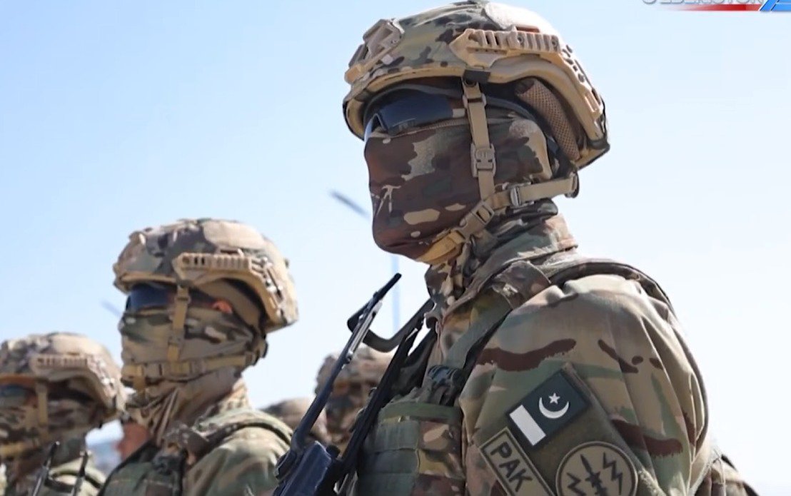 Mohsin_o2's tweet photo. Pakistan's Special Services Group (SSG) during Eternal Brotherhood-5 - Joint Special Forces Exercise in Uzbekistan: https://t.co/I3CqvPq0KQ