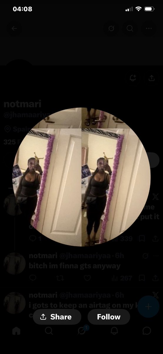itsessencerose's tweet photo. @jhamaariyaa This is your profile picture…. You can’t fw her boo 😂. You’re judging with a weak ass profile picture and a video of you flexing some money in a filthy ass Chrysler with 2 discolored ass braid, you not that bitch I promise you  😘 https://t.co/l997eNXRgJ