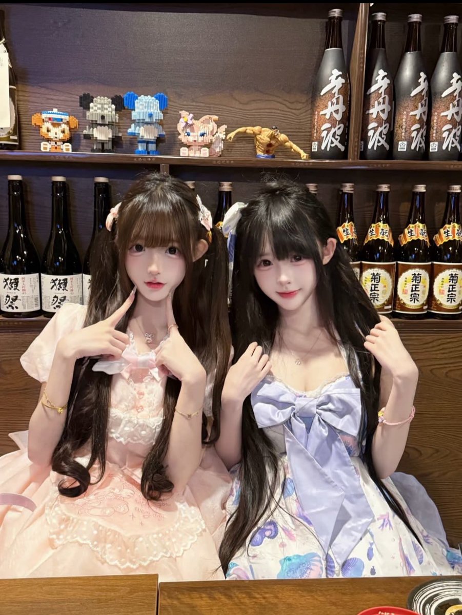 MIccZksmAKcFAKf's tweet photo. 现在下午啦！！！

有人想锐评一下我和闺蜜的福嘛 🥹   

不要🚪赶紧看，我要删了… https://t.co/YnPXFC9w86