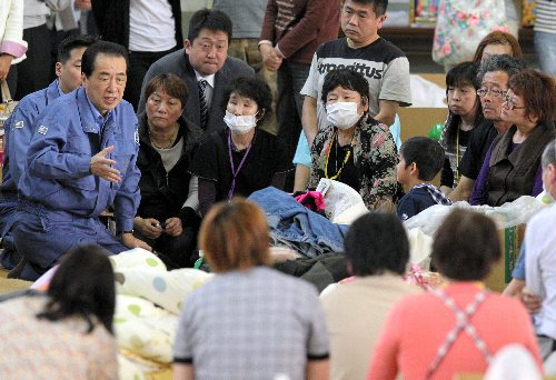 Cyprian790's tweet photo. 比べちゃいけないですよね？

いけないですよね？

当時の菅直人首相と今の高市首相 https://t.co/MR5LpkVn49