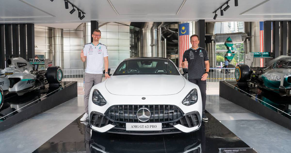 hmetromy's tweet photo. #Vroom Mercedes-Benz Cars Malaysia memperkenalkan dua model berprestasi tinggi menerusi Mercedes-AMG GT 63 PRO 4MATIC+ Coupe dan Mercedes-AMG GT 63 4-Door Coupe, mengetengahkan dua pendekatan teknologi berbeza dalam evolusi kereta berprestasi tinggi.
https://t.co/yRNv200aCl https://t.co/6Nm4nBTAoY