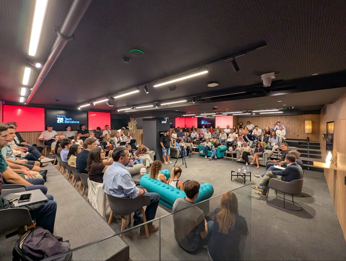 TechBarcelona's tweet photo. Hoy, desde @EAE_B_School y Tech Barcelona, organizamos un nuevo Petit Comitech con Pep Martorell y Luis Pareras, socios de Invivo Partners, el evento exclusivo para nuestros siguis y partners.

💵 Hace justo un año lanzaron Invivo Ventures AI, un fondo de 100M€ para invertir en la próxima generación de startups de IA, ciencia y deeptech.

Hablaremos de la próxima ola de innovación impulsada por la IA y de qué factores pesan a la hora de invertir en una startup. Todo ello, en el espacio @caixabank_cat All in One.