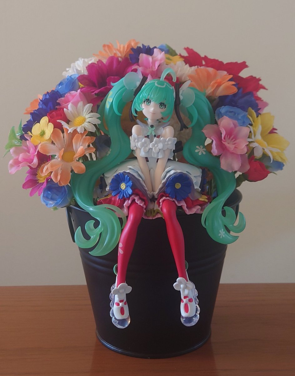 asano_circus's tweet photo. ブルミンちゃん専用スタンドを作った https://t.co/hoeKSh0jDE