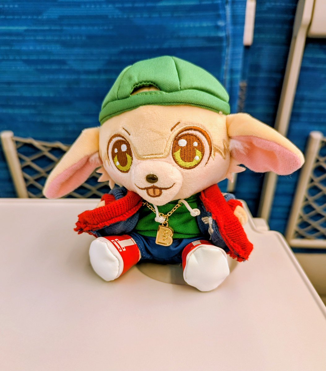 tomokam8's tweet photo. 名古屋に向けて出発🚄
今日はたくさんの笑顔を神山くんに届けてくるぞ😊😊
Beatyと一緒に💚
#TomohiroKamiyama
#INPUTOUTPUTツアー https://t.co/B7KoICd510
