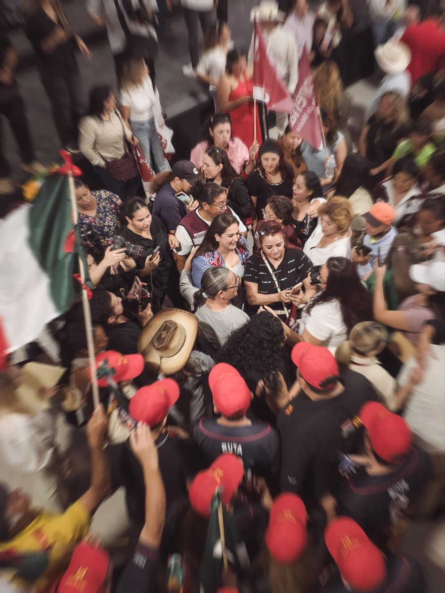 MyriamDzo's tweet photo. no solo por su labor durante este proceso interno de Morena, si no por su historia de vida. Después de este proceso, su trabajo, su cercanía con la gente, su generosidad y su compromiso con los sonorenses han sido ejemplo de responsabilidad y amor por nuestro movimiento.. https://t.co/Lb9cv14kRj