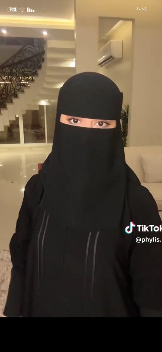 momofeminism's tweet photo. #بلا_نقاب_٢٠٣٠ 
#٢٠٣٠_بلا_نقاب 

طيب والله احسبهم نفس الشخص https://t.co/Hvwlpq97OK