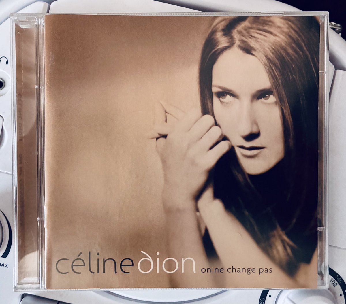 audio_collector's tweet photo. ON NE CHANGE PAS (2005) the first comprehensive French-language greatest hits compilation by @celinedion on 2CD format.
 
Released 21 years ago today, September 30th, 2005, by Columbia and Epic Records.

#todayinpopmusic #celinedion #celinediononnechangepas #cdmusiccollectionpost https://t.co/Kx4GYdXD5V