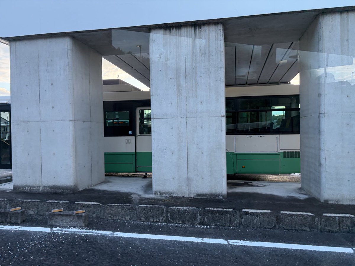 01SP1702's tweet photo. あおあおラッピングがなくなってる
そらそうやけど https://t.co/4iafNtwOa6